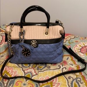 GUESS PURSE LIKE NEW BOUGHT IN ITALY!